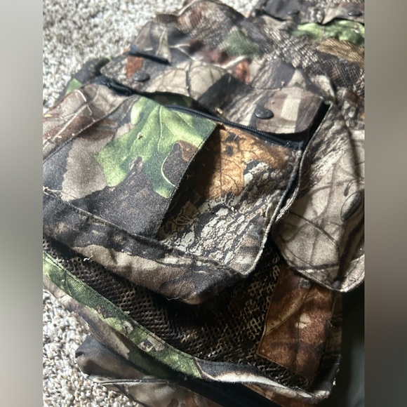 Fieldline Hunting Vest with padded seat - Picture 2 of 11